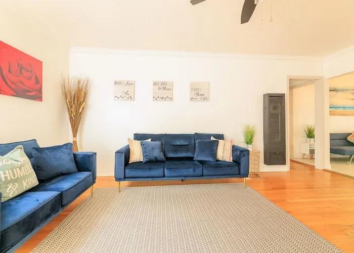 Inviting Home In Historic Leimert Park