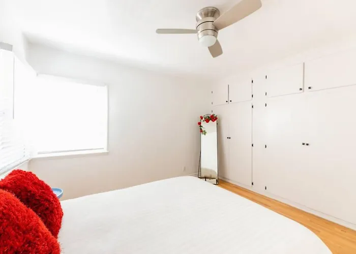 Inviting Home In Historic Leimert Park